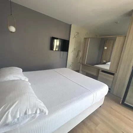 Saca 4* Shëngjin