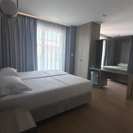 Saca Hotel Shëngjin