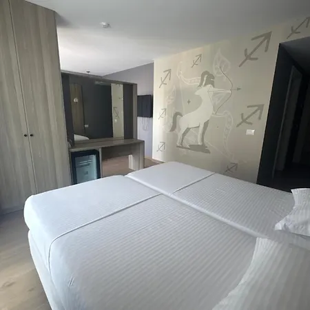 Saca Hotel Shëngjin